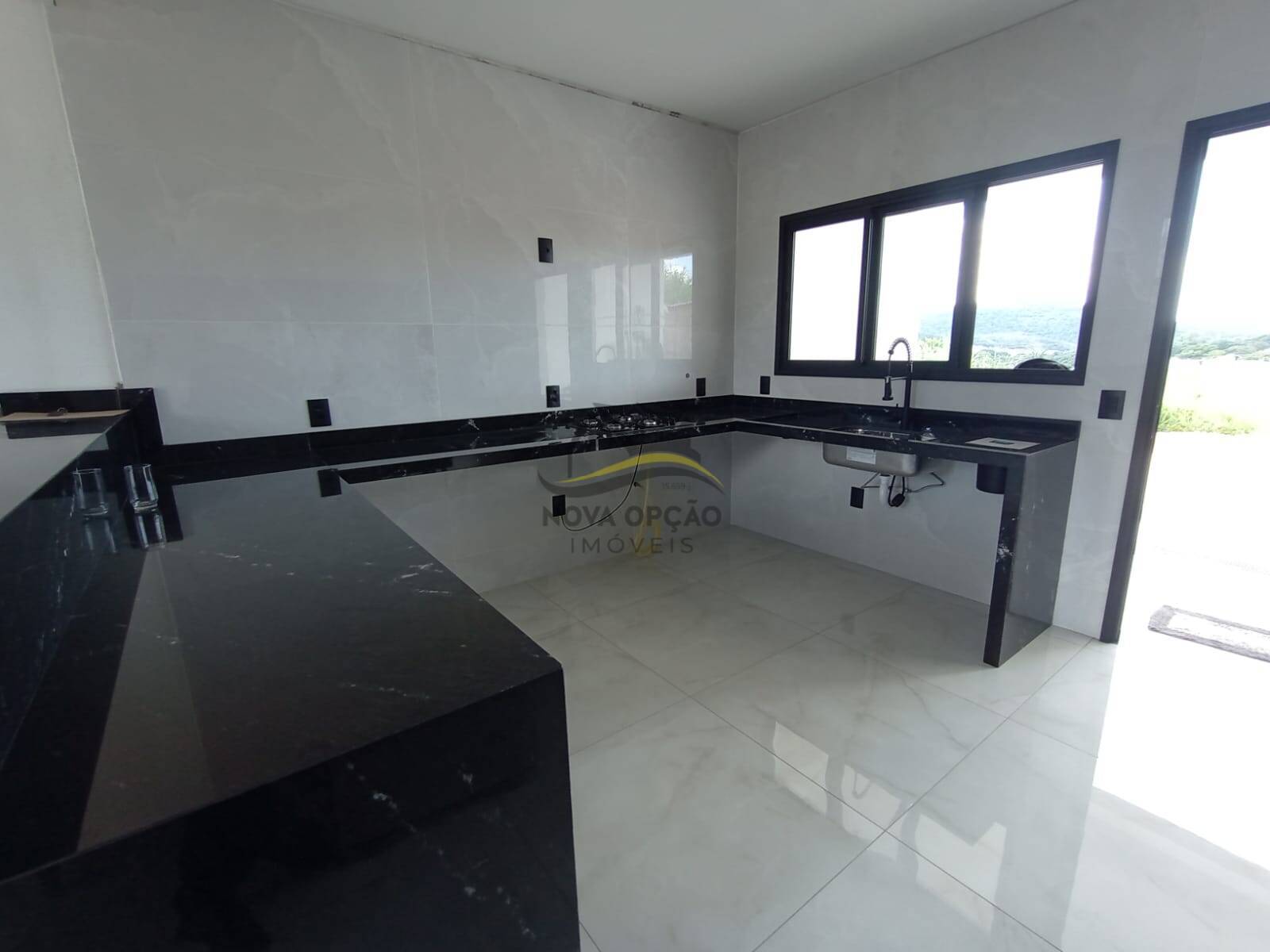 Casa à venda com 2 quartos, 110m² - Foto 8