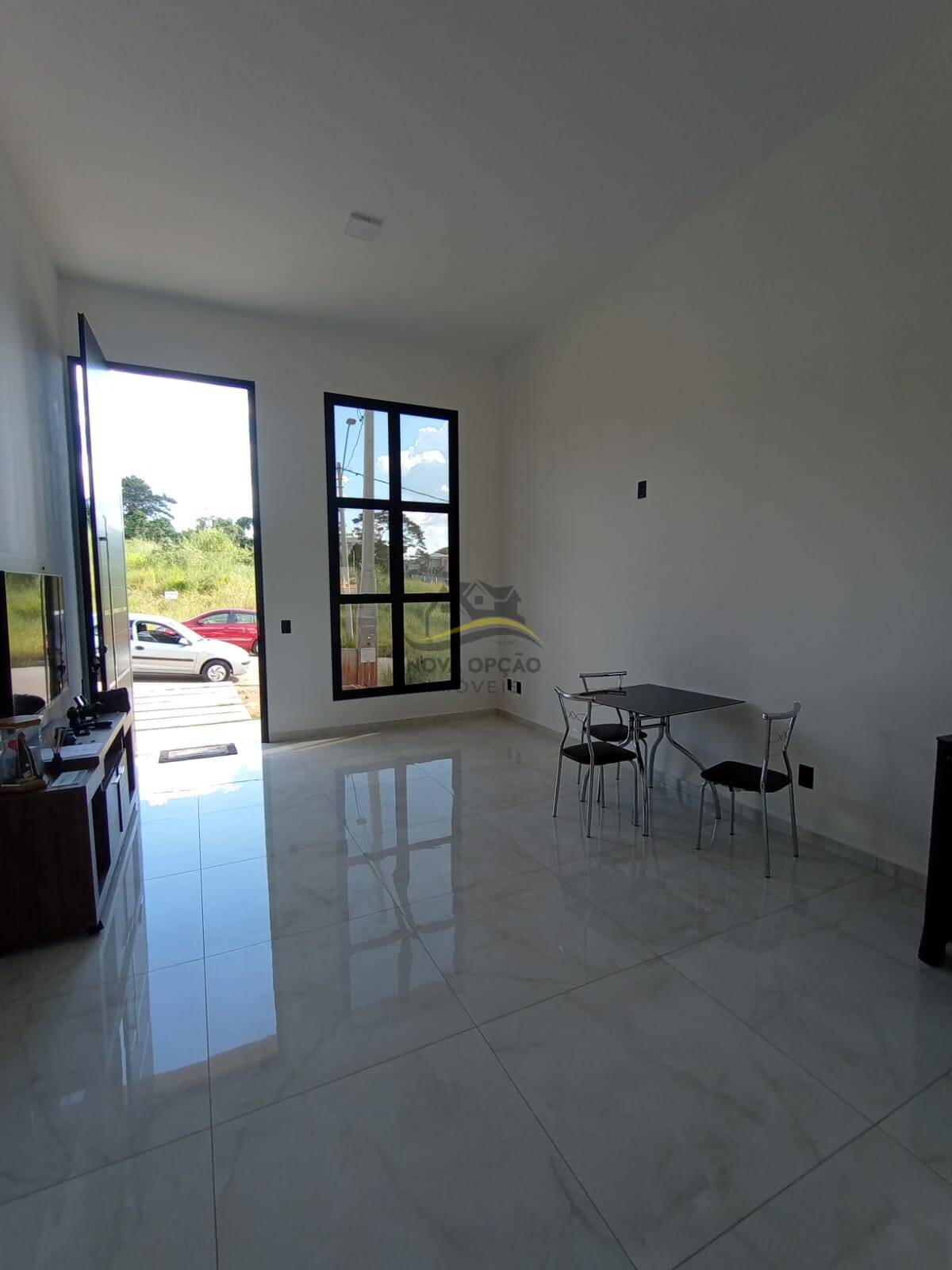 Casa à venda com 2 quartos, 110m² - Foto 2